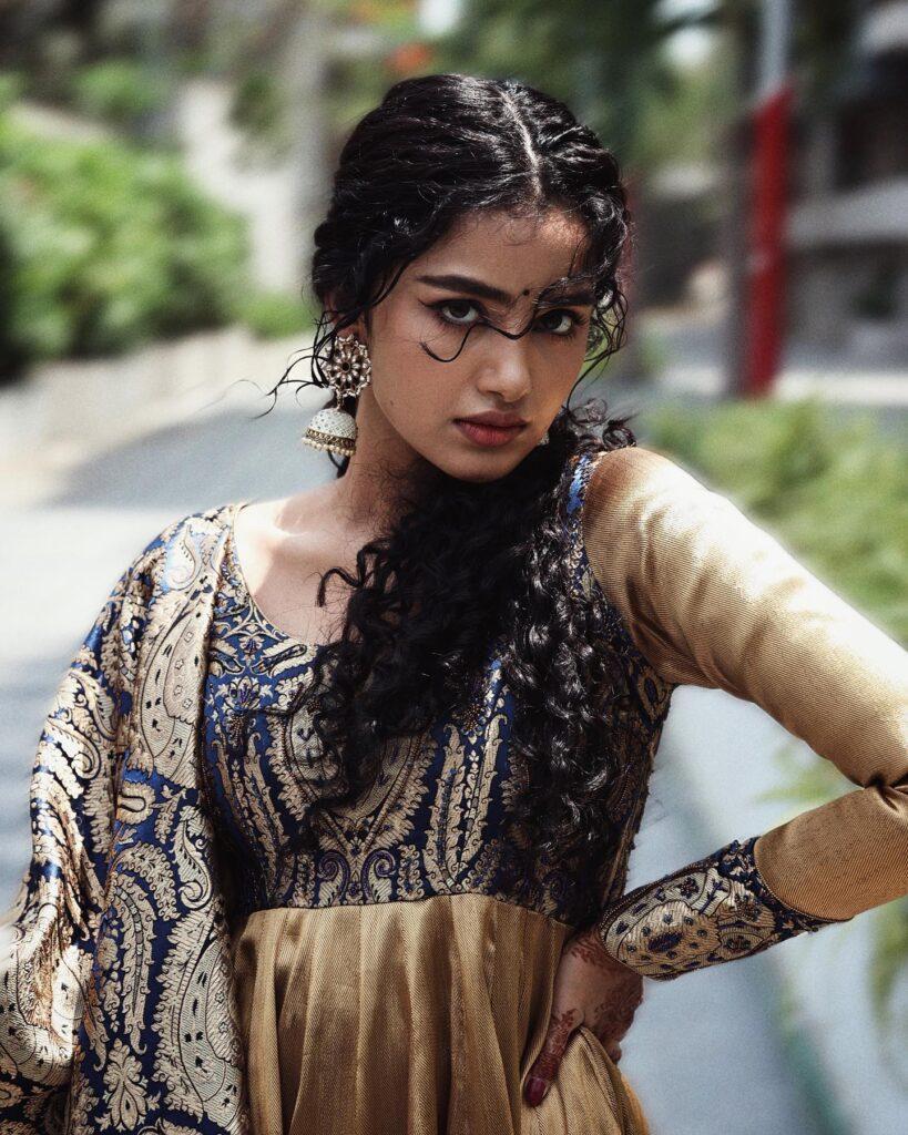 Anupama Parameswaran Hot