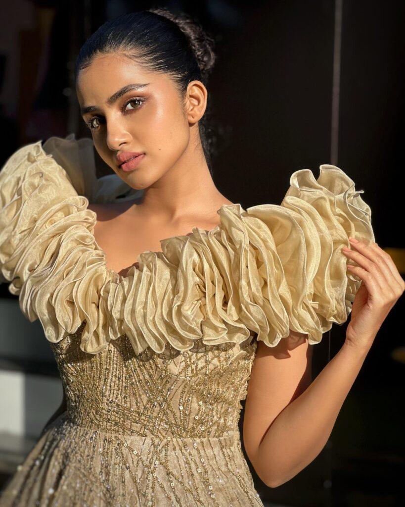 Anupama Parameswaran Hot