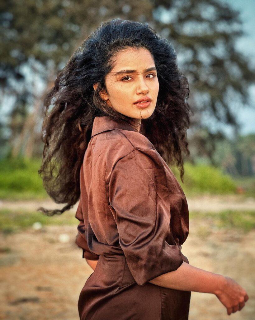 Anupama Parameswaran Hot