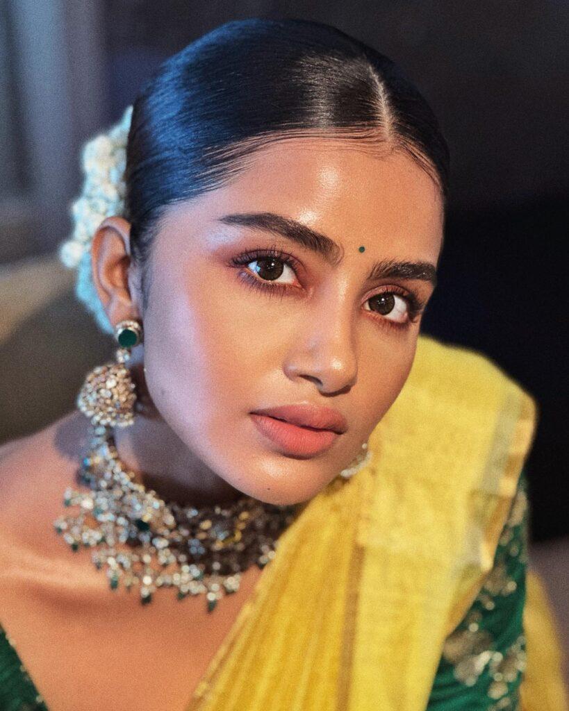 Anupama Parameswaran Hot